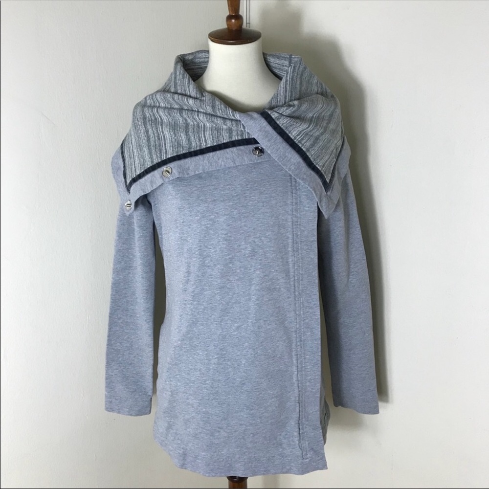 Lululemon Savasana Wrap size 8